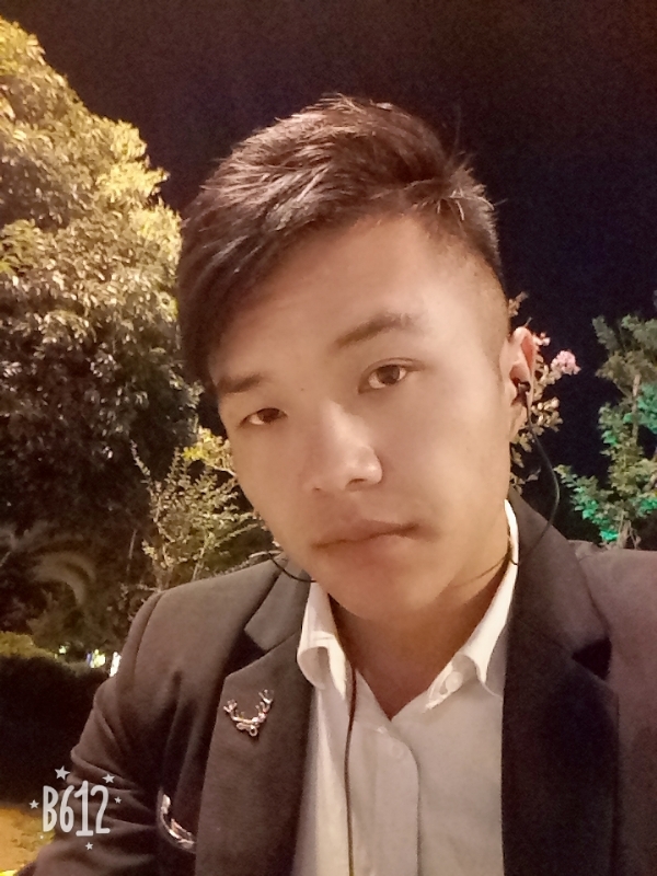 只求一陪伴的第一张照片--昆明蓝颜知己交友网