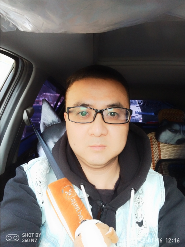 香烟最懂男人心的第一张照片--昆明蓝颜知己交友网